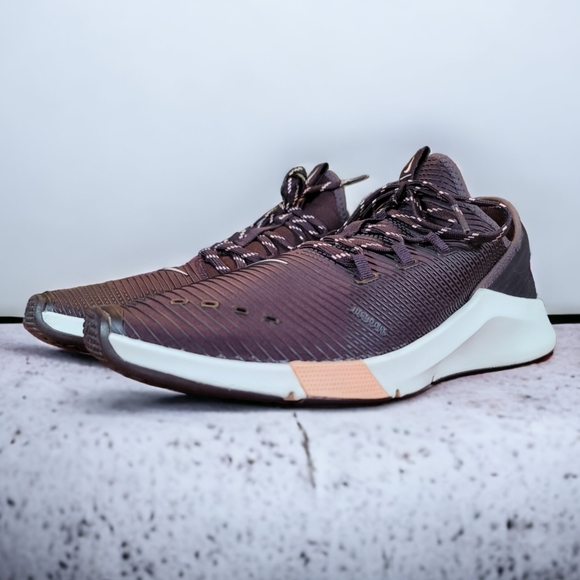 Nike Air Zoom Elevate Burgundy Ash AA1213-662 Women's Size 10 - Picture 1 of 15